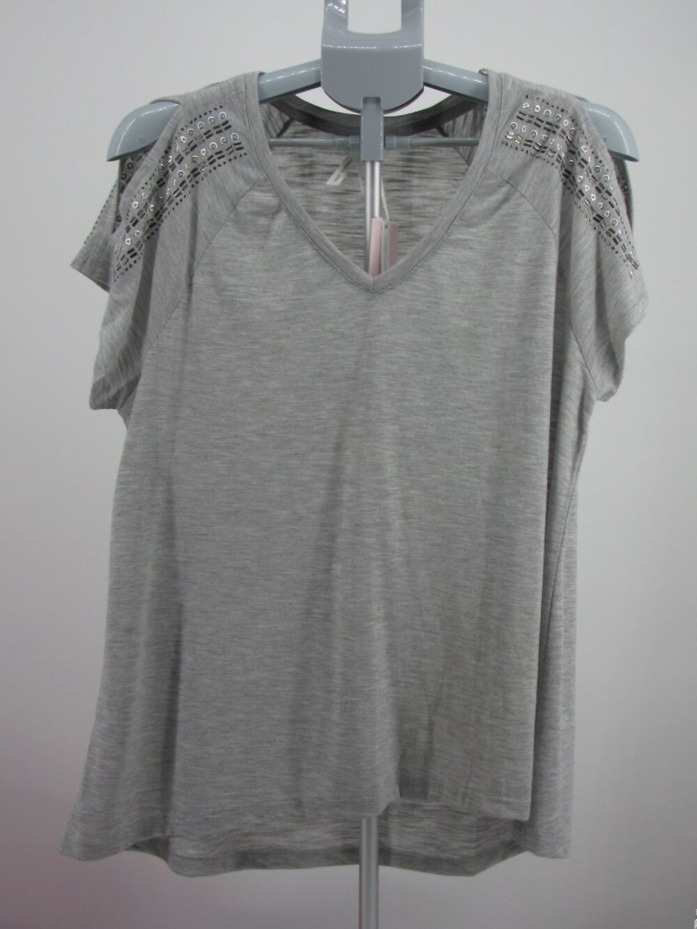 NWT CANDIE'S heathered gray cold shoulder embellished top sz XL